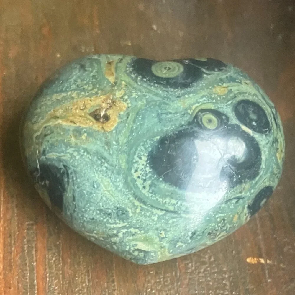 ✨ Rare Kambaba Jasper Polished Heart – Ancient Fossil Stone
